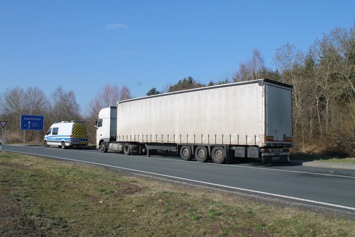 POL-PDKL: Sattelzug ohne Bremsen auf der Autobahn 6 in Richtung Saarbrücken unterwegs