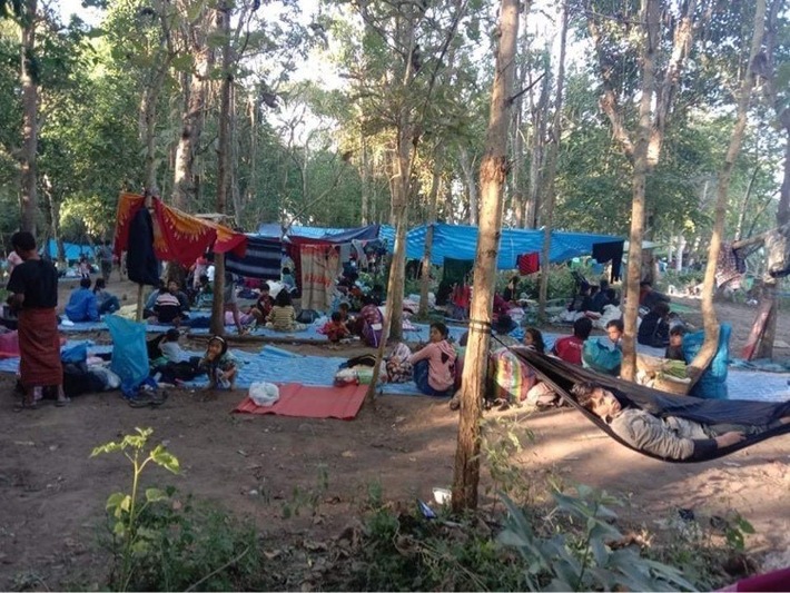 Nach Kämpfen in Myanmar fliehen die Bewohner in den Wald oder über die Grenze nach Thailand_Joha.jpg