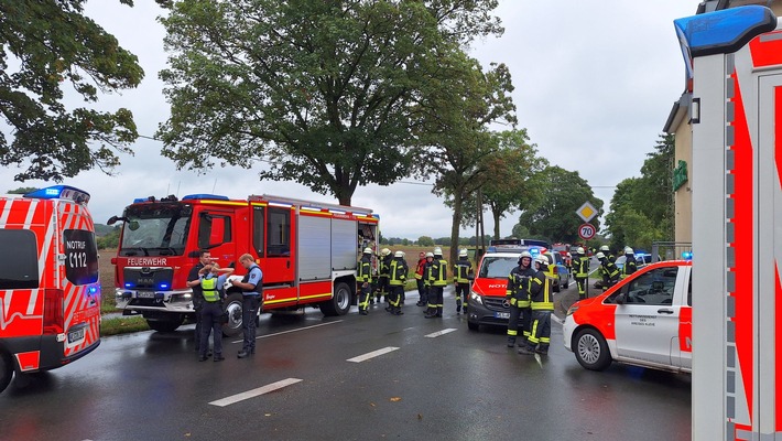 FW Sonsbeck: Busunfall in Labbeck