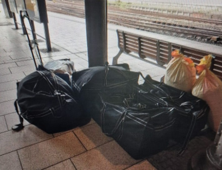BPOL-HH: Hamburg Hauptbahnhof: Sieben abgestellte Gegenstände verursachen umfangreichen Einsatz der Bundespolizei