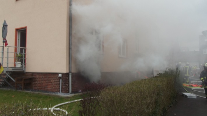 FW-DO: 19.03.2017 - Feuer in Lindenhorst,
Kellerbrand sorgt für Großeinsatz