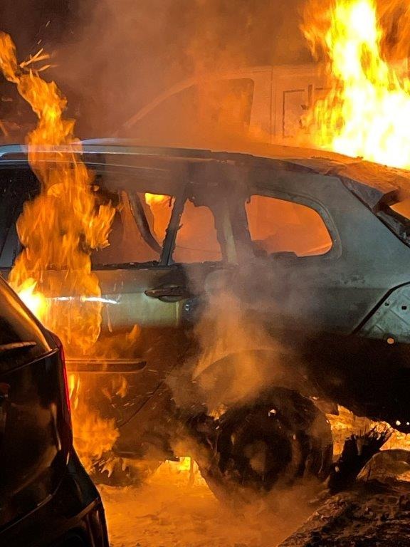 LPI-EF: Zeugen nach Fahrzeugbrand gesucht