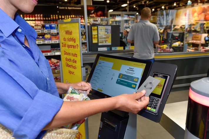 Neuheit: Autonomes Einkaufen neu definiert / Netto ermöglicht in "Pick&Go"-Filiale erstmals voll-autonomes Einkaufserlebnis ohne Registrierung