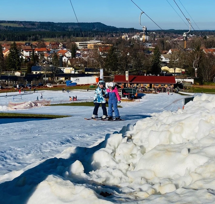 Am Freitag den 13.12. startet die Skisaison in der Max Wild Arena Isny