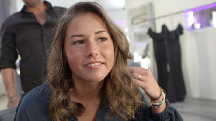 Neue Haare, neues Ich: Sarah Lombardi bei "Einfach hairlich - Die Friseure"