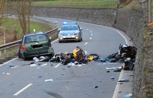 POL-PPTR: Folgenschwerer Verkehrsunfall