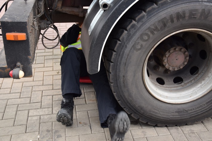 POL-GOE: Schwerlastkontrollen der Polizeidirektion Göttingen auf der A7 erhöhen Verkehrssicherheit