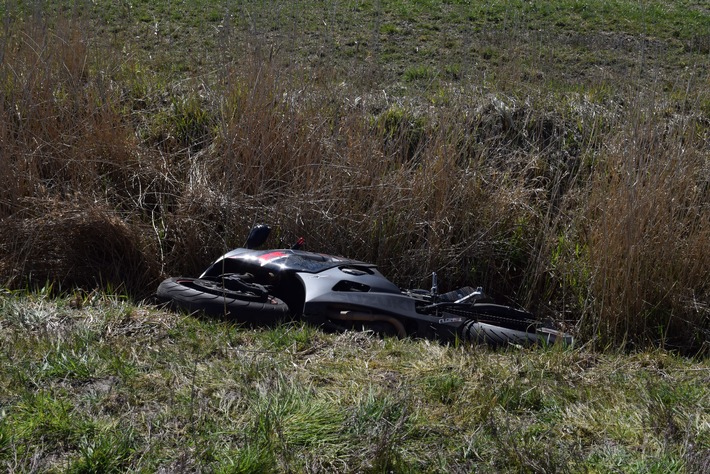 POL-WHV: Verkehrsunfall unter Beteiligung eines Kradfahrers im Wangerland