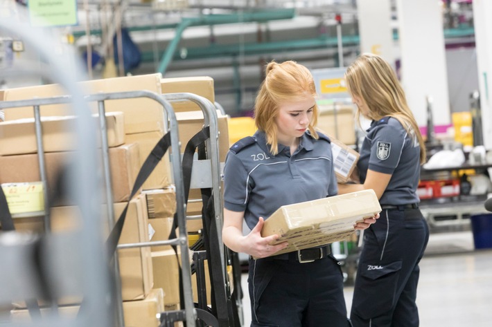 HZA-SB: Black Friday und Weihnachten: Wichtige Hinweise des Zolls zu Bestellungen und Geschenken aus dem Ausland