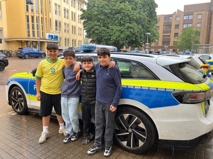 POL-OS: Osnabrück: Halil, Barazani, Omar und Miir - die kleinen Helden von Osnabrück - "Ihr habt Euch vorbildlich verhalten"