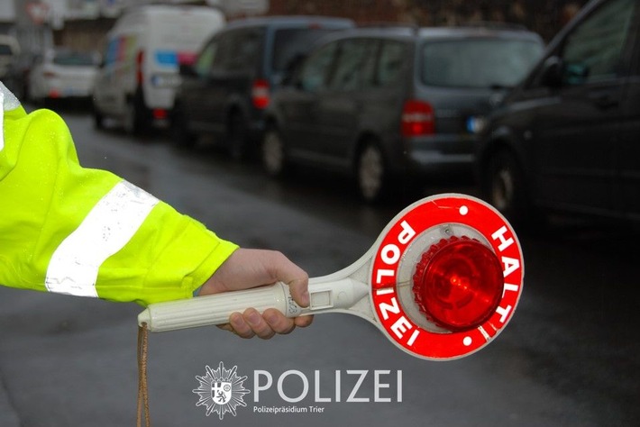 POL-PPTR: Autofahrer entzieht sich Polizeikontrolle und flüchtet