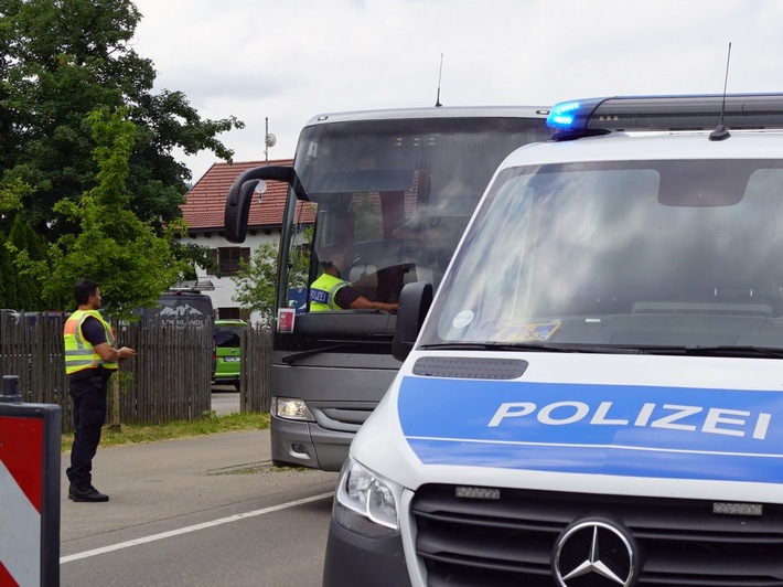 Bundespolizeidirektion München: Bundespolizei entlarvt Dokumentenfälschung