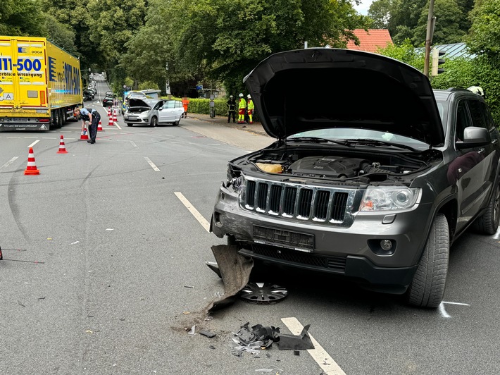 FW-EN: Verkehrsunfall auf der Wittbräucker Straße - Drei Kleineinsätze