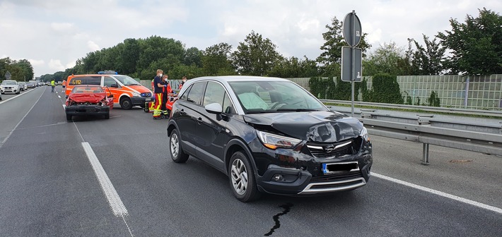 FW-WRN: 3RTW_1NEF - LZ1 - 3 PKW verunfallt, verm. 3 verletzte Persone