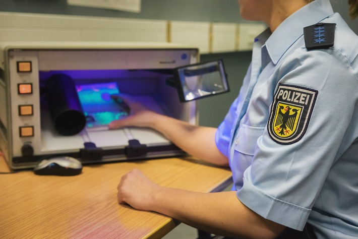 BPOLD FRA: Mit falschem dänischen Pass nach Kanada - Bundespolizei verhindert Ausreise