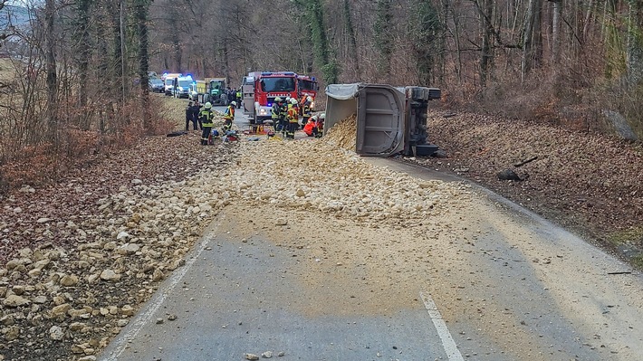 FW Stockach: Einsatz der Feuerwehr Abteilungen Eigeltingen, Reute und Stockach wegen Verkehrsunfall auf der L440