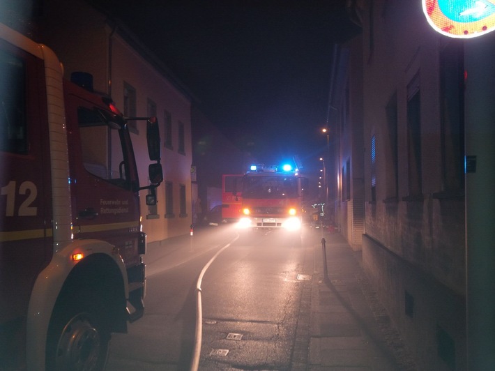FW-BN: Größerer Flächenbrand in Bonn-Dransdorf