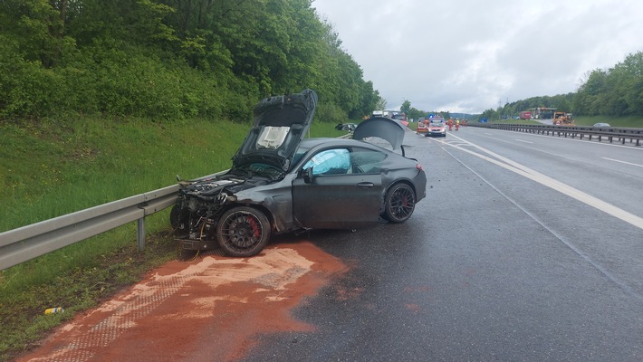 POL-KN: (Engen, BAB 81, Lkr. Konstanz) Unfall auf der A 81 auf Höhe der Raststätte "Im Hegau West" mit hohem Sachschaden (06.05.2024)