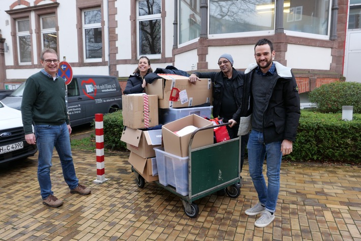 Gelebte Stadtteilliebe - das east tritt dem Verein "Lebendiges Kulturerbe St. Pauli e. V." bei und unterstützt das "CaFée mit Herz" mit einer Kleiderspende für Obdachlose auf St. Pauli