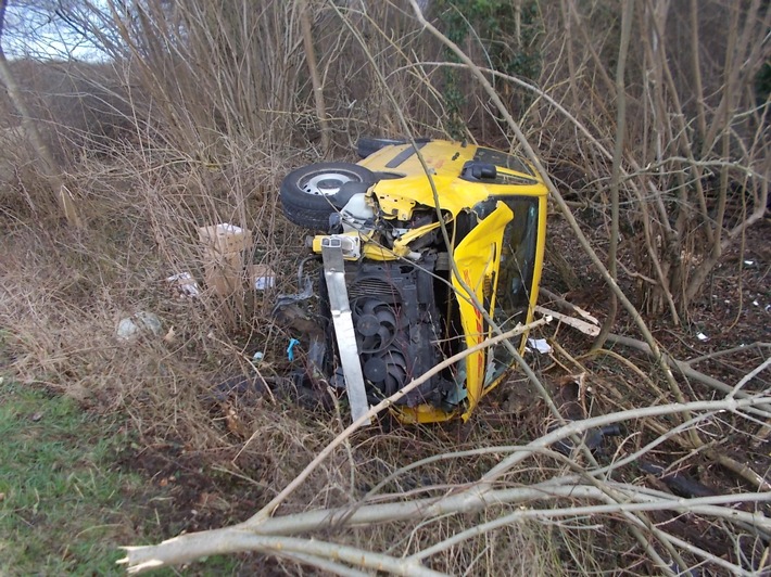 POL-PDLU: (Waldsee) - Schwer Unfall eines DHL-Fahrzeugs