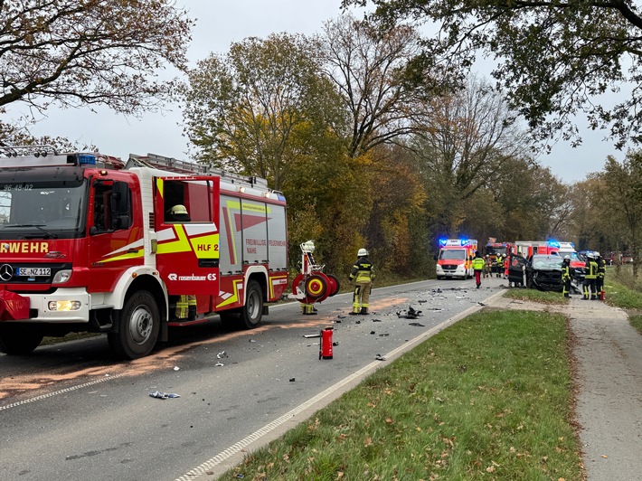 FW-SE: Schwerer Verkehrsunfall auf der Henstedter Straße Ortsausgang Wakendorf II