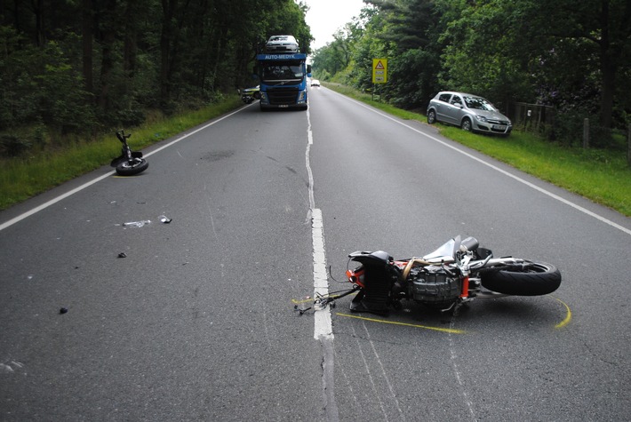 POL-NI: Verkehrsunfall mit 2 schwerverletzten Motorradfahrern