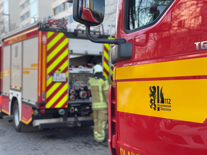 FW Dresden: Kellerbrand in einem Wohnhochhaus