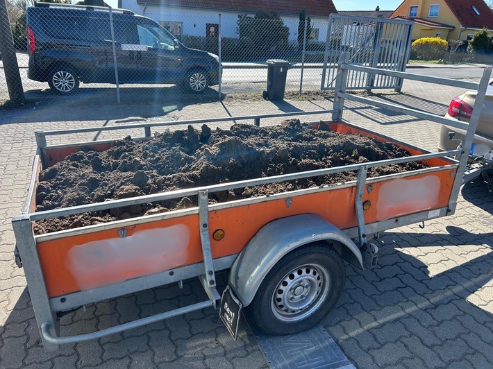 POL-NB: Überladung um mehr als 150%, Verkehrsüberwachung stoppt PKW mit Anhänger