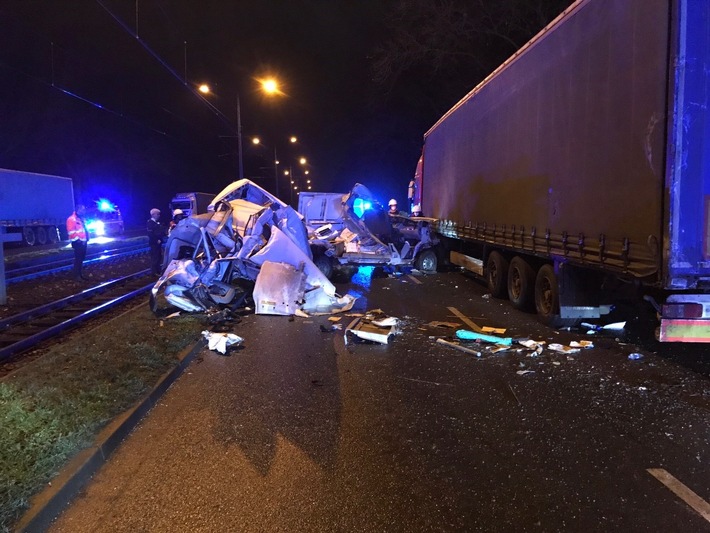 FW-BO: Verkehrsunfall in Bochum Weitmar