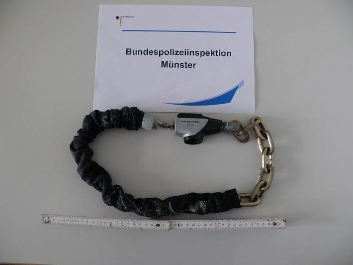 BPOL NRW: Mit Fahrradschloss zugeschlagen - Bundespolizei leitet Ermittlungsverfahren ein