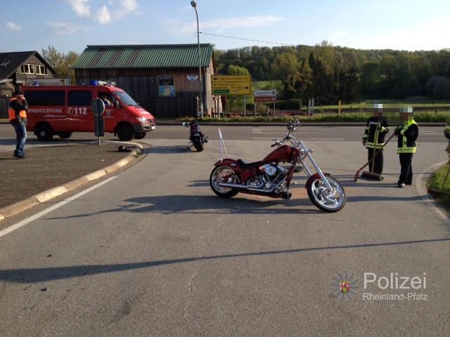 POL-PPWP: Biker verliert Kontrolle und stürzt