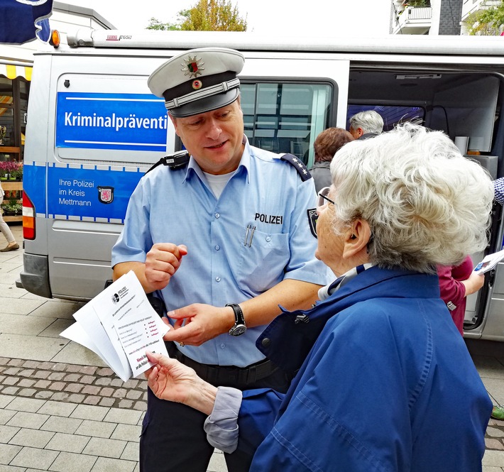 POL-ME: Aktionswoche gegen "falsche Polizeibeamte" in Erkrath-Hochdahl: Warnung vor Trickbetrügern zeigt Wirkung - Erkrath - 1907064