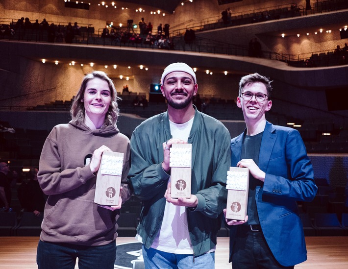 Verleihung der Poetry Slam Awards / Starke Gewinner*innen und drei furiose Shows