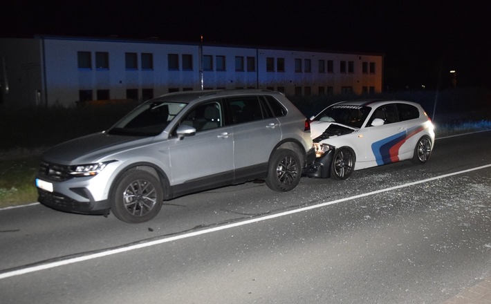 POL-HF: Verkehrsunfall - BMW und VW stoßen zusammen