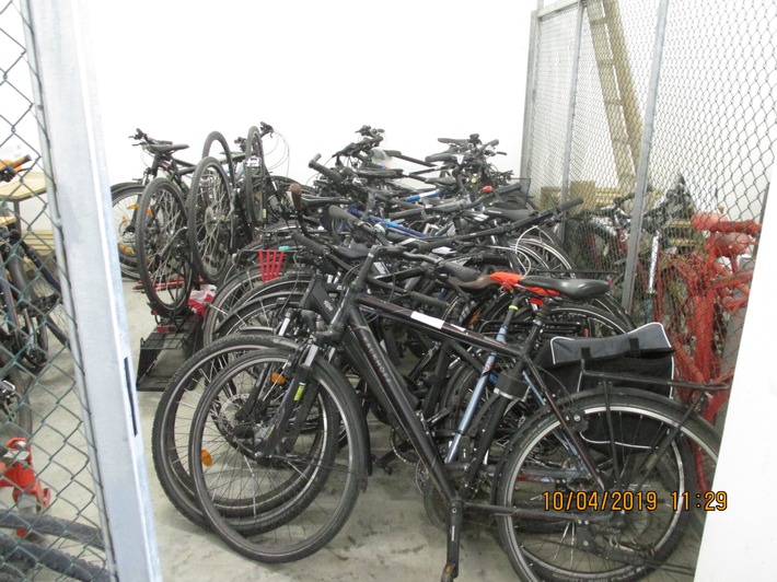 POL-GÖ: (306/2019) Ergänzung zu Pressemitteilung Nr. 305 / Foto der sichergestellten Fahrräder
