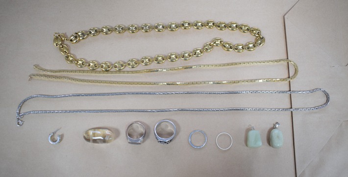 POL-IZ: 260414.1 Heide: Ermittler suchen Eigentümer von sichergestellten Gegenständen