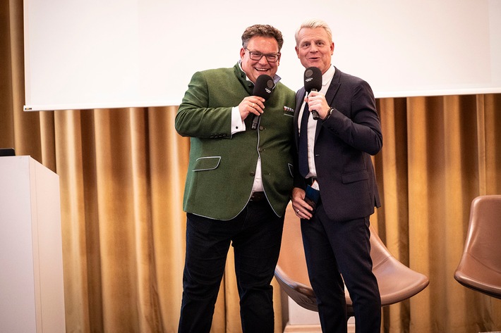 Bernhard Schindler liefert die Matches, Guido Cantz die Stimmung - der 3. SCHINDLER Circle Network Powerday begeistert den Mittelstand