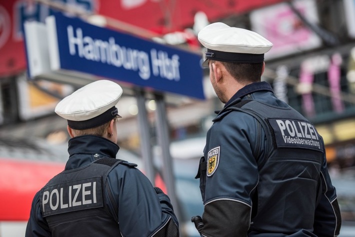 Symbolbild Streife der Bundespolizei im Hamburger Hbf