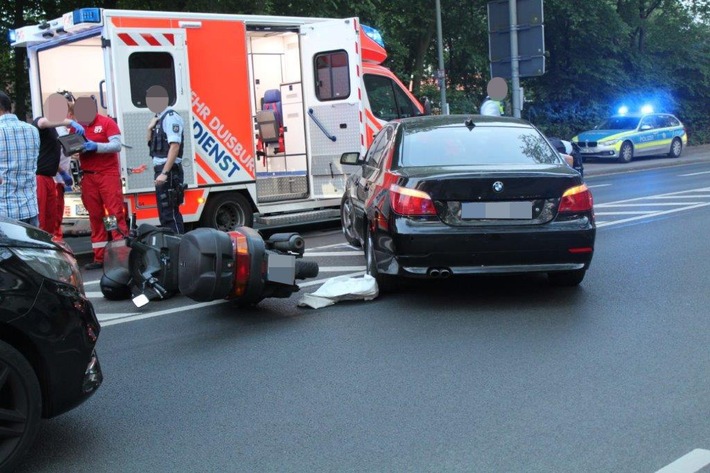 POL-DU: Hochemmerich: Zusammenstoß zwischen Pkw und Motorroller - ein Verletzter