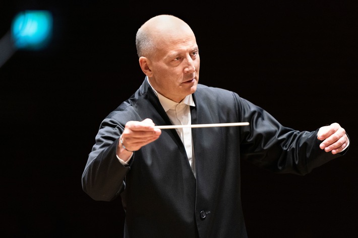 Eröffnungskonzert der Tonhalle Zürich in 3sat / Außerdem Doku "Zurück in die Tonhalle" über die Renovierungsarbeiten