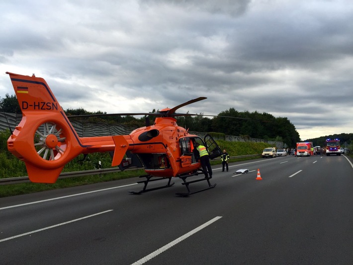 FW-GE: Medizinischer Notfall - Rettungshubschrauber auf der A 2 im Einsatz