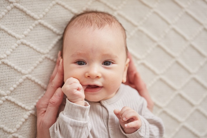 Welt-Sepsis-Tag 2023: Babys und Kleinkinder können schon früh vor Meningokokken geschützt werden