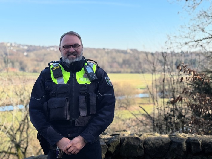 POL-EN: Hattingen: Neuer Bezirksdienstbeamter für Welper und Blankenstein - PHK Holger Sebastian tritt Nachfolge von PHK Frank Neuhaus an