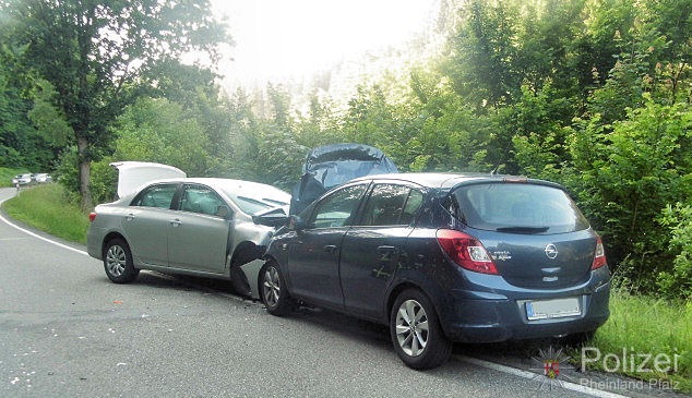 POL-PPWP: Stelzenberg: Unfall durch riskantes Überholmanöver