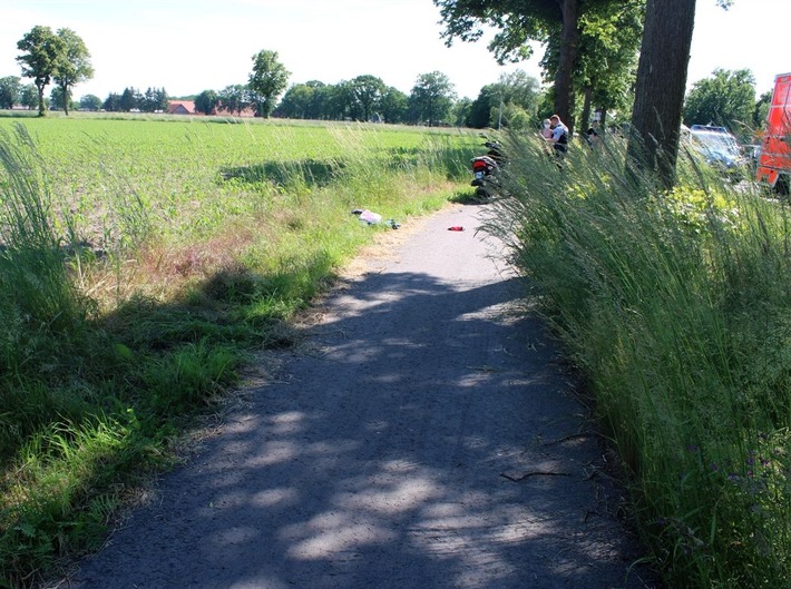 POL-MI: Radfahrer und Rollerfahrerin stoßen frontal zusammen