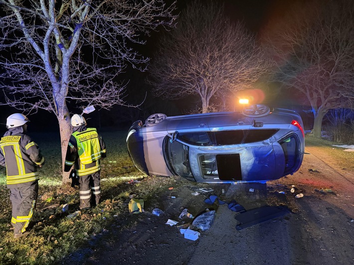 FW-ROW: Zwei PKW überschlagen