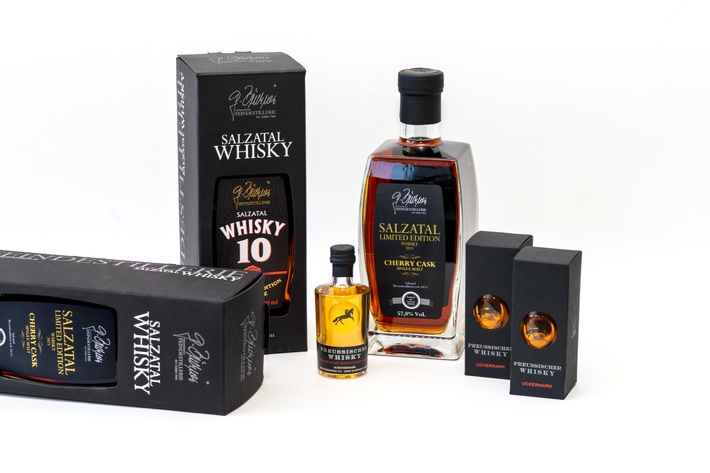 Two Whisky Brands, One Shared Signature: Exclusive Packaging Solutions Brought to Life with Premium Black Recycled Paper