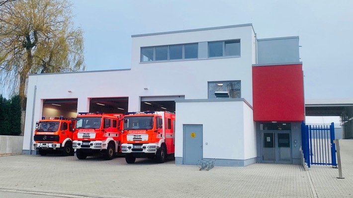 FW-GL: Neues Feuerwehrhaus im Stadtteil Herkenrath hat den Dienstbetrieb aufgenommen