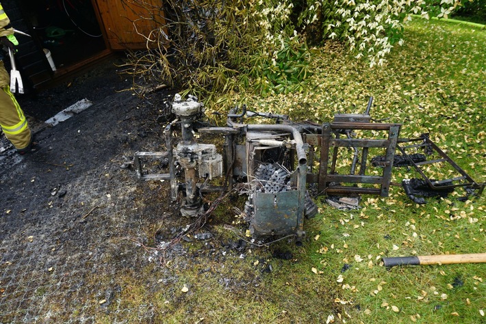POL-ME: Gartenhaus gerät in Brand - Ratingen - 2107053