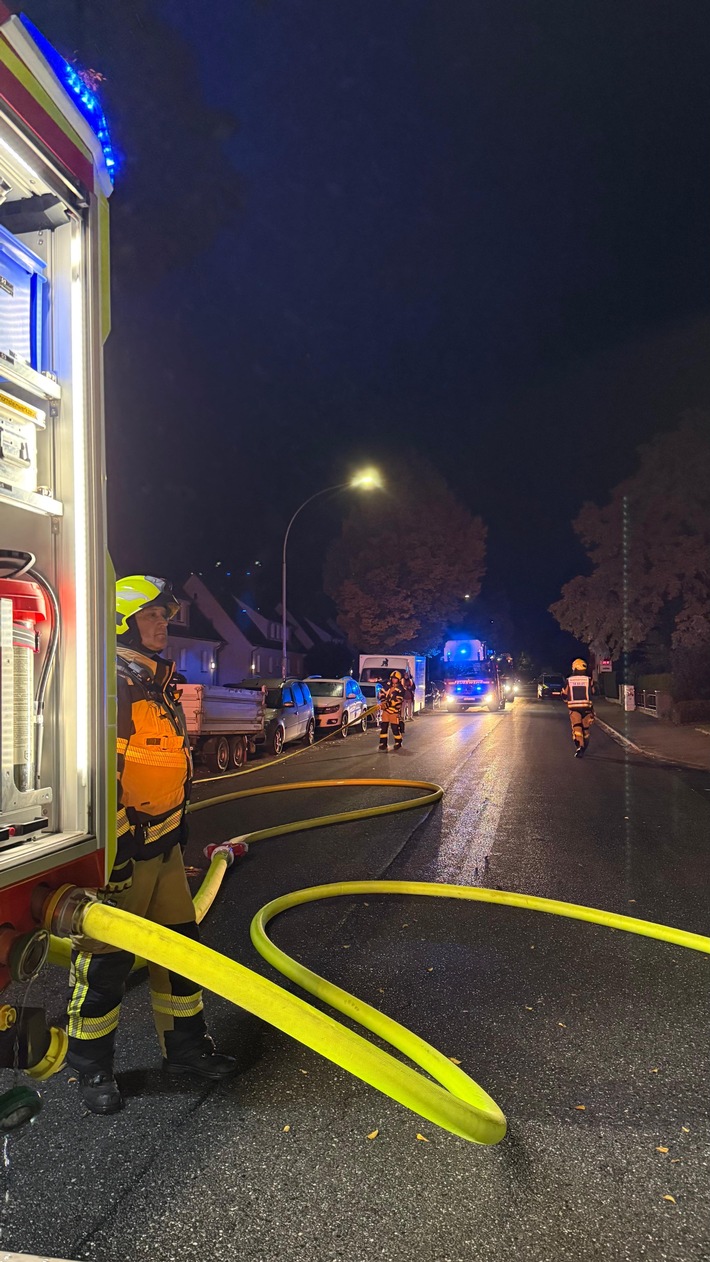 FW-PI: Feuer in einem Lokal in Schenefeld - angrenzendes Wohnhaus evakuiert